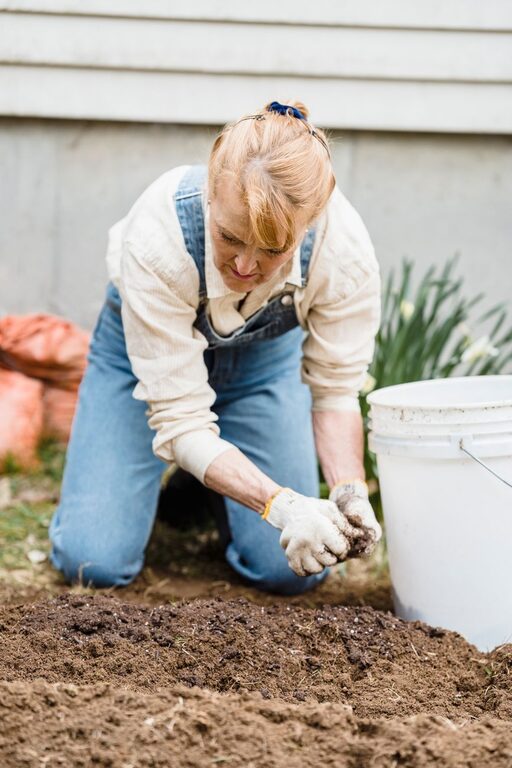 Gardening Projects That Keep You Moving Without Overexertion